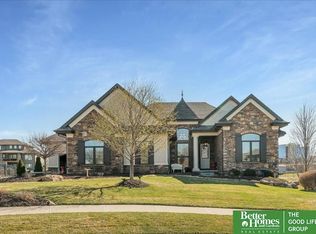 18679 Oregon Cir, Elkhorn, NE 68022