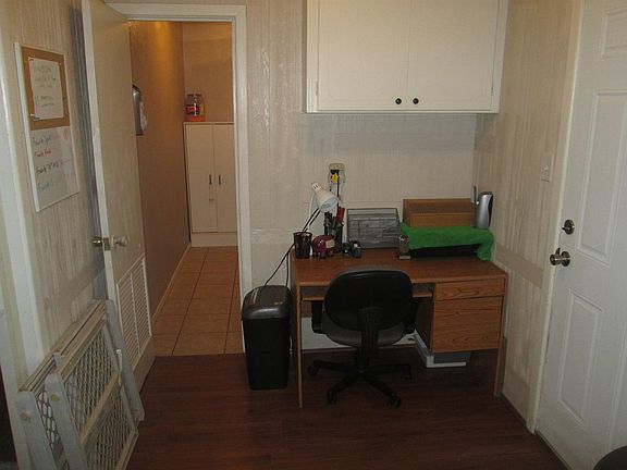 5th image of 717 6th Pl