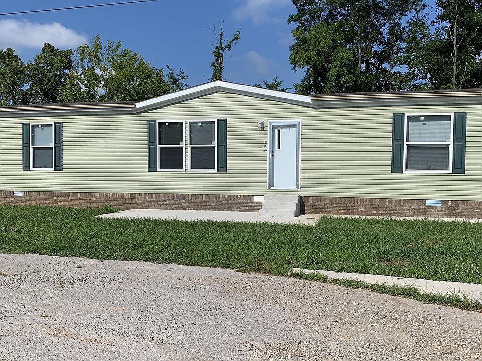 1st image of 104 Bristol St