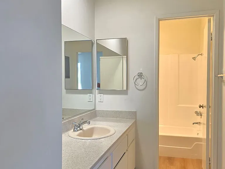 120 - 801 E Palmer Ave — Photo 30