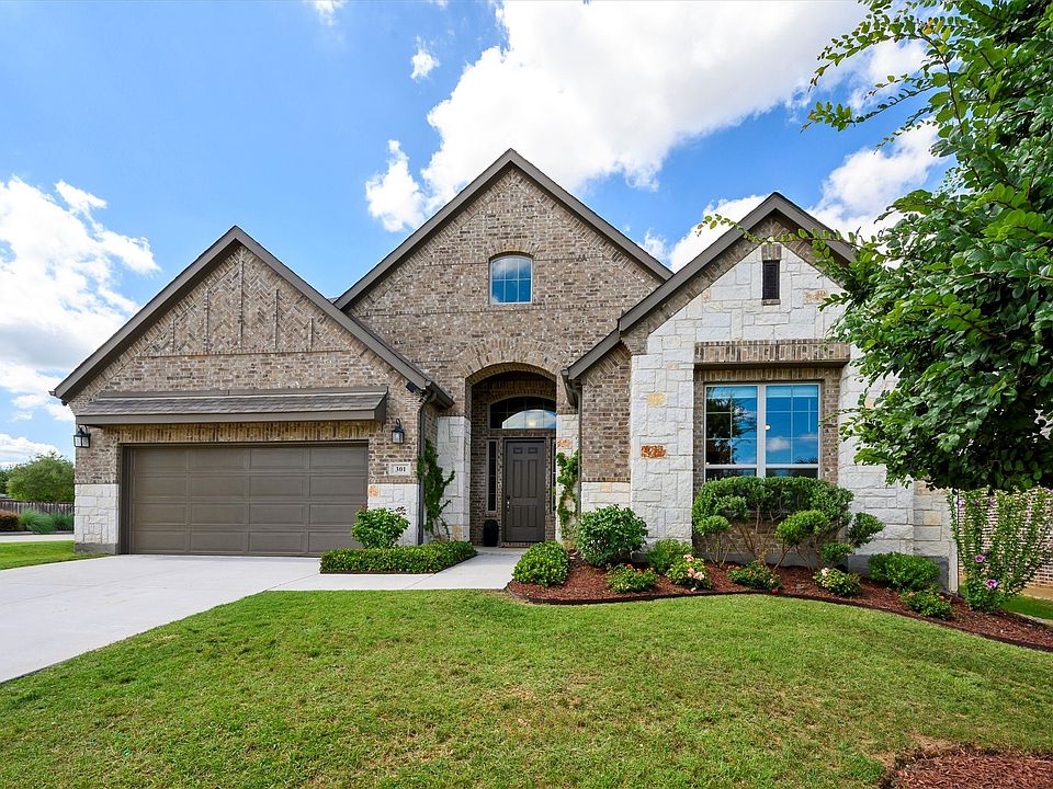 1st image of 301 Green Valley Dr
