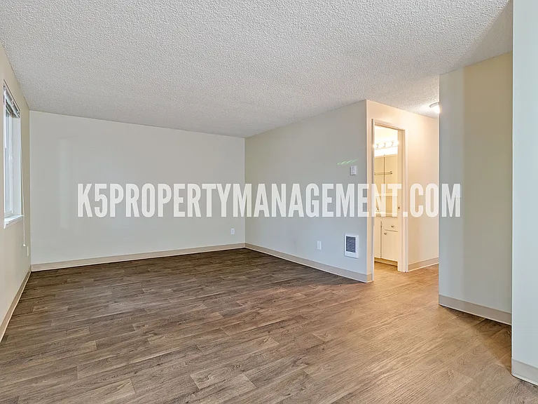 19765 SW 65th Ave — Photo 8
