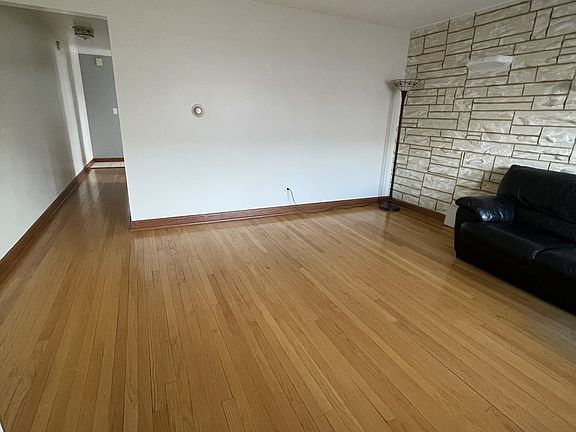 3rd image of 7505 W Diversey Ave