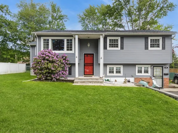 18 Lake Shore Drive, Nanuet, NY 10954