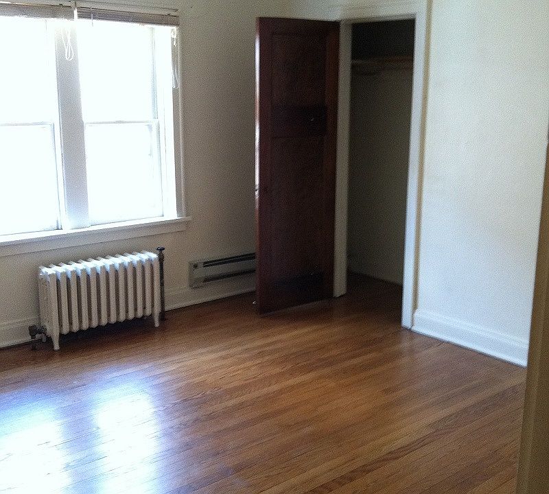 2nd image of 4422 N Oakland Ave APT 6