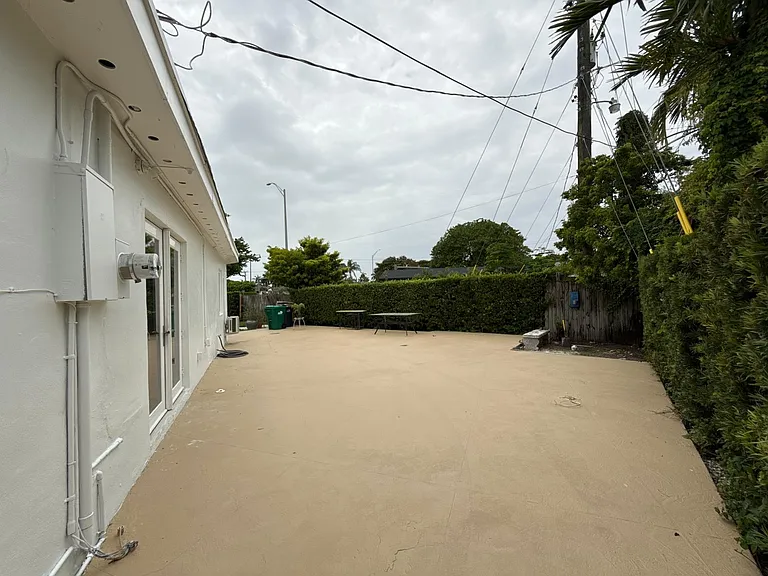 SW 96th Ave — Photo 10