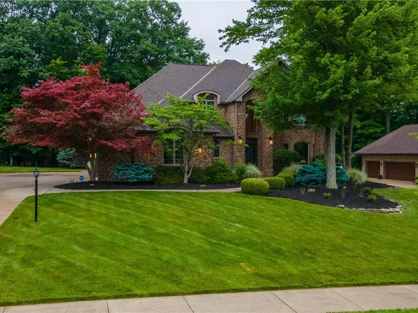 1265 Homestead Creek Dr, Broadview Heights, OH 44147