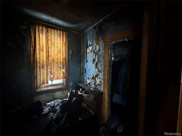 3542 E Kirby St, Detroit, MI 48211