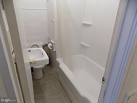 4th image of 23 N 62nd St Fl 1ST