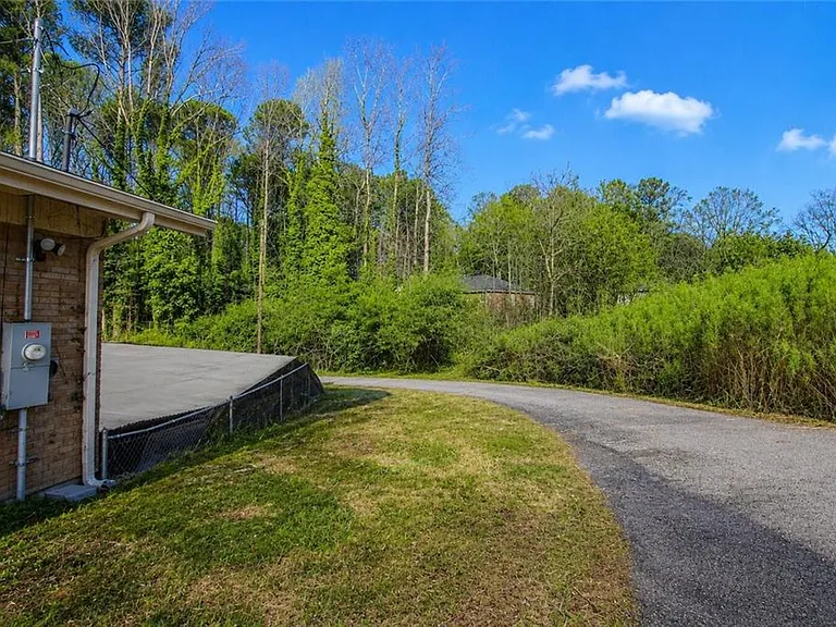 500 Piedmont Rd NE — Photo 4