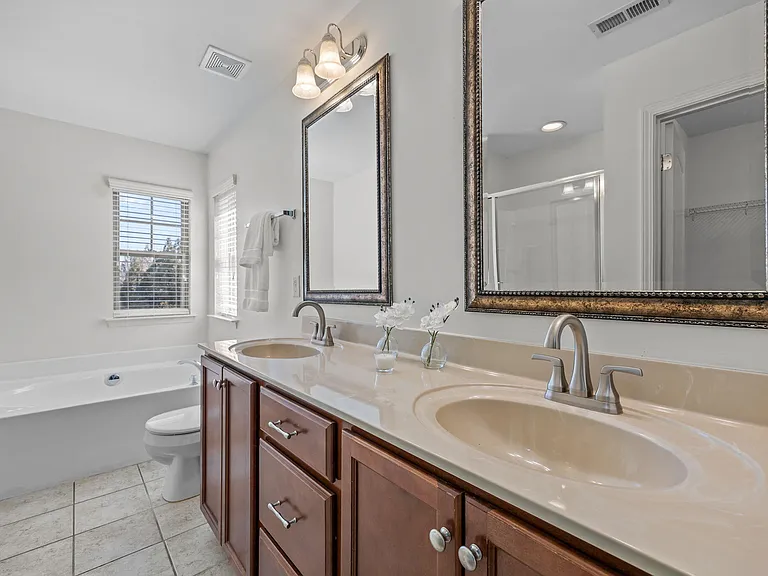 729 Lake Artesia Ln — Photo 34