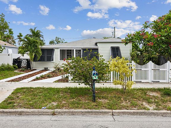 4th image of 1408 Crestwood Boulevard