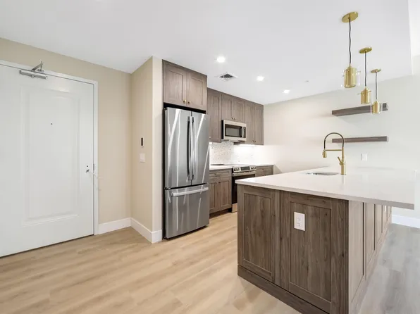 706 Madison Street image 3 of 13