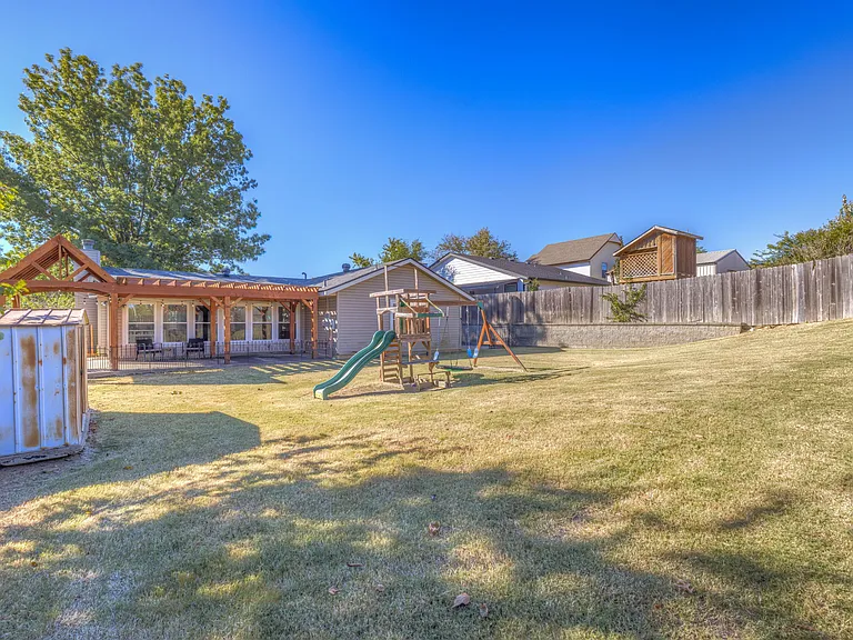 2909 W 61st Pl S — Photo 92