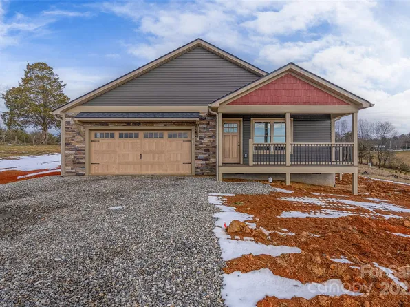 1078 Morlin Acres Dr, Marshall, NC 28753