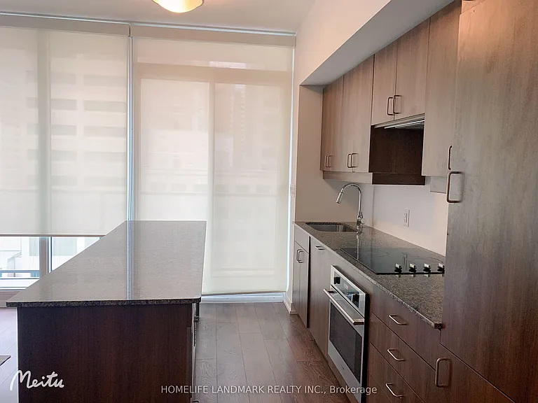 426 University Ave #910 — Photo 9