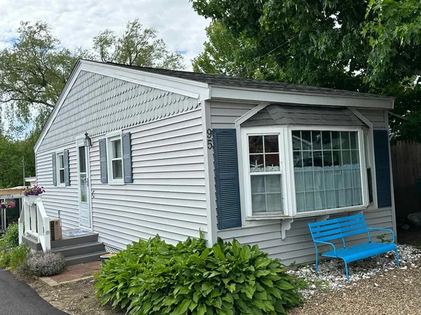 95 Acorn Road, Hampton, NH 03842