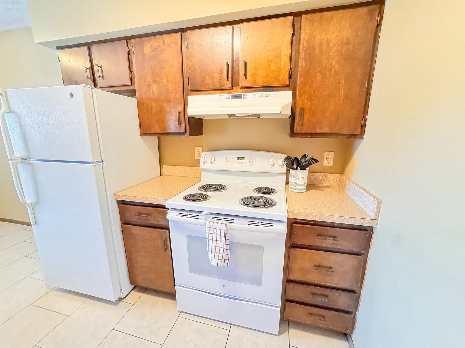 2 bed, 860 sqft, $925 — Photo 3