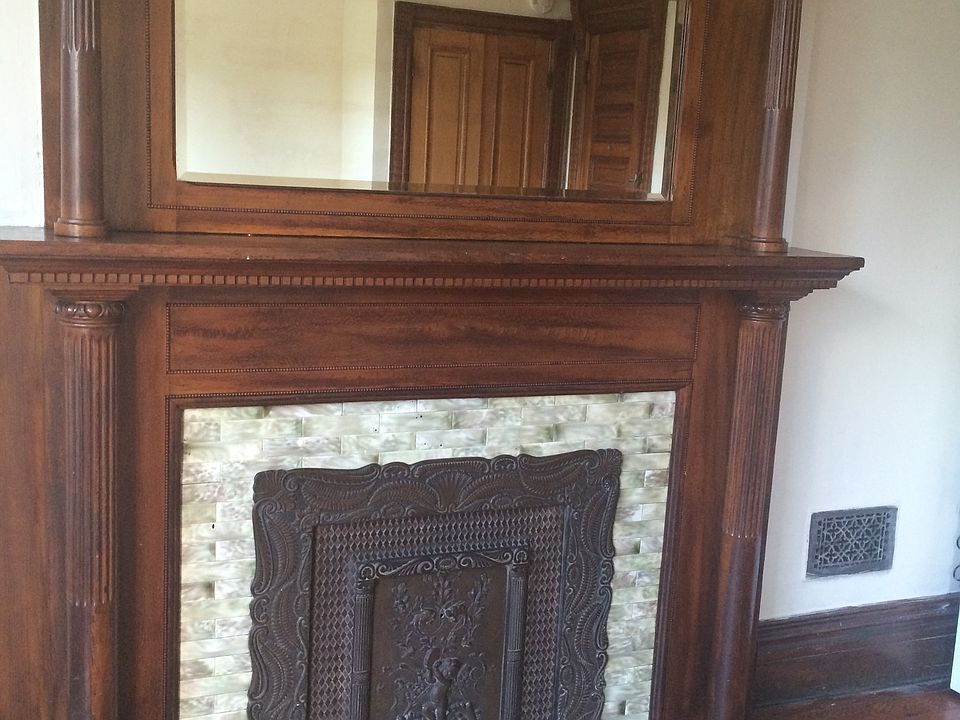 1st image of 827 Carroll St APT 3