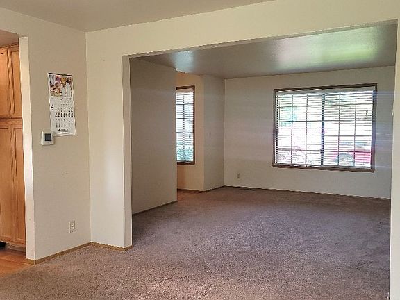 5th image of 3302 208th Pl SW