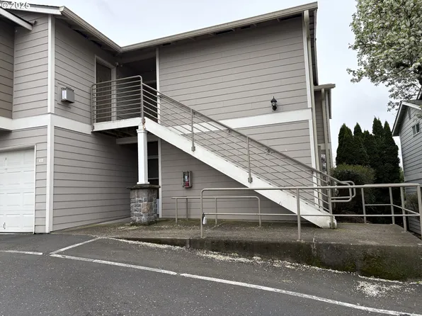 15072 NW Central Dr APT 406, Portland, OR 97229
