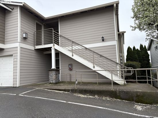 15072 NW Central Dr APT 406, Portland, OR 97229