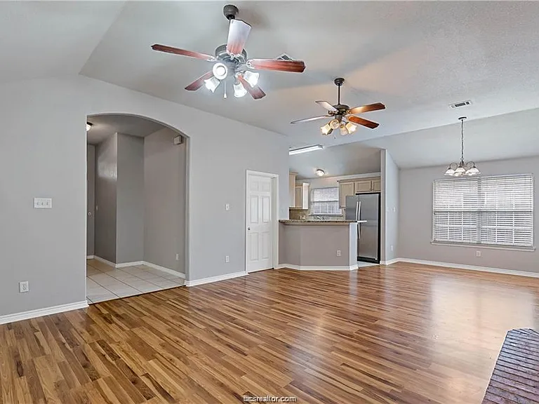 3806 Dresden Ln — Photo 4