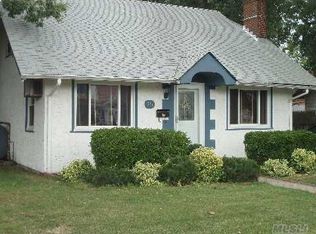 311 Bedell St, Freeport, NY 11520