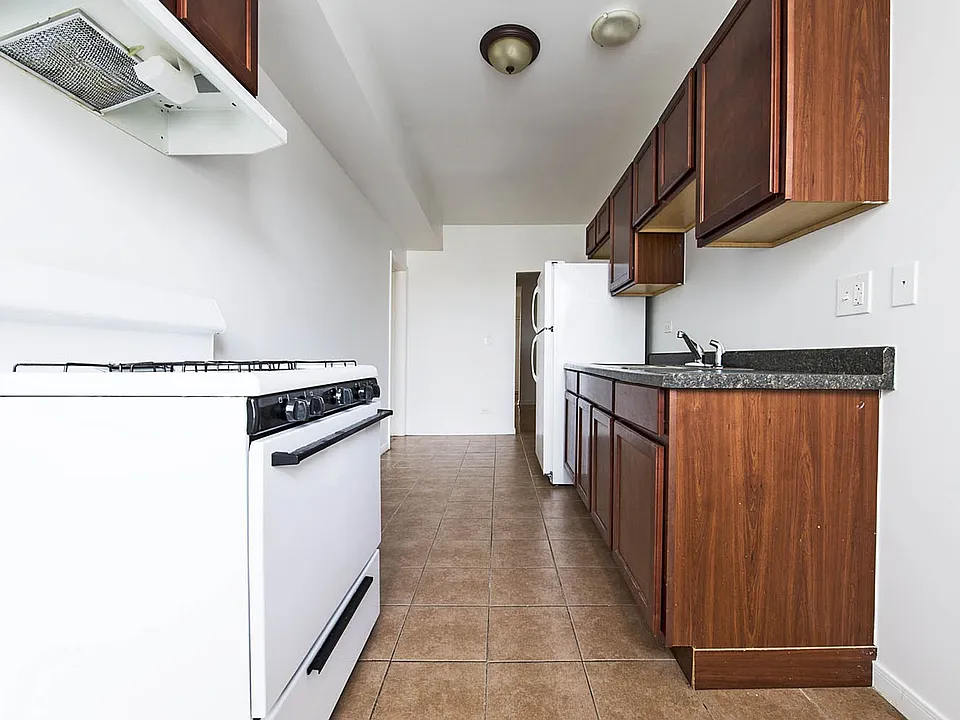 7263 S Coles