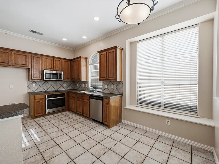 1716 Mapleleaf Falls Dr — Photo 21