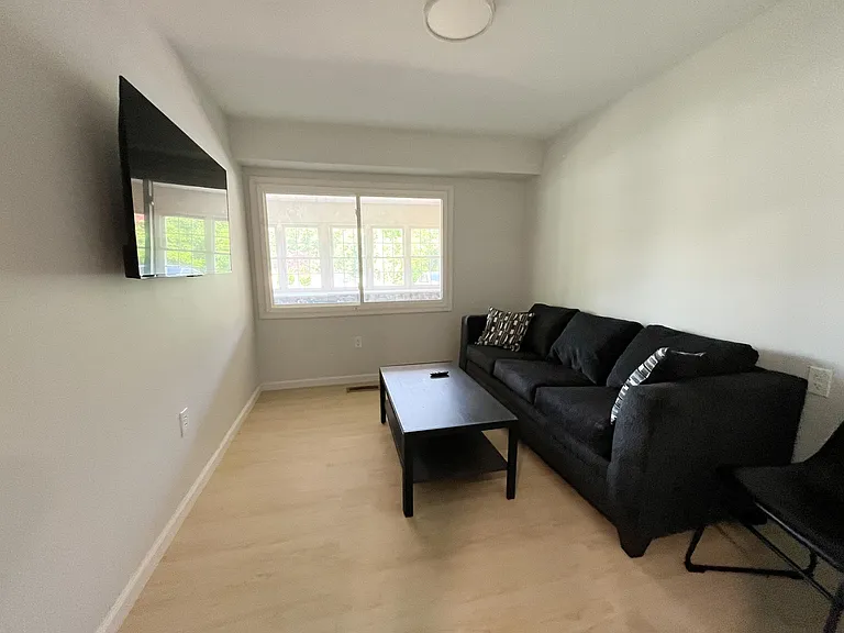12601 Buckingham Dr — Photo 8