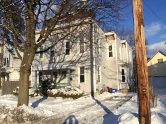 2nd image of 1108 Lake St