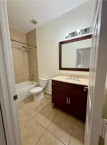 10747 NW 76th Ln — Photo 10