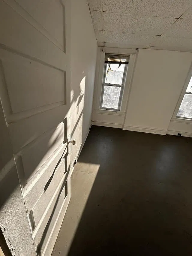4 bed, 2024 sqft, $950 — Photo 3