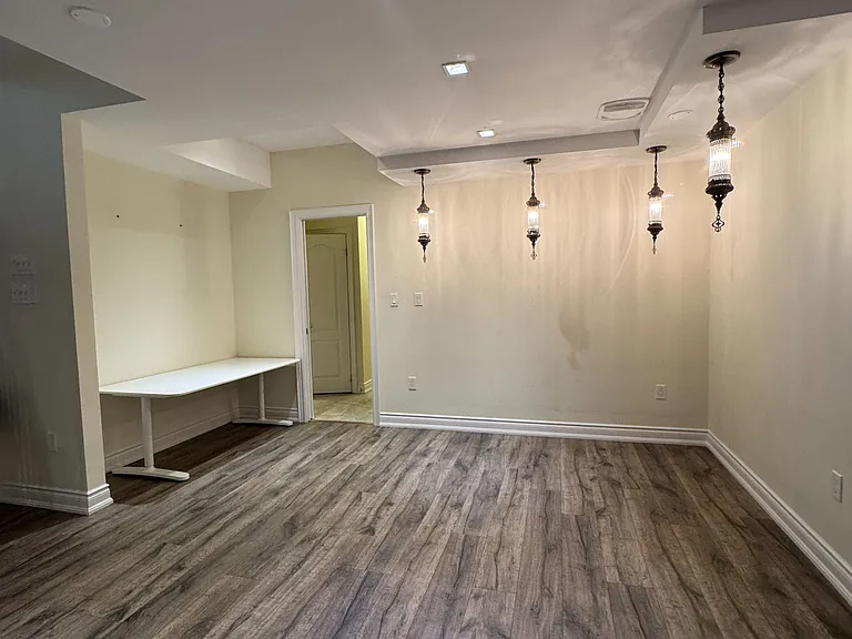 2374 Robmar Dr — Photo 9