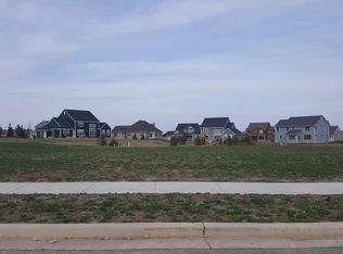 W79N376 Prairie View Rd, Cedarburg, WI 53012