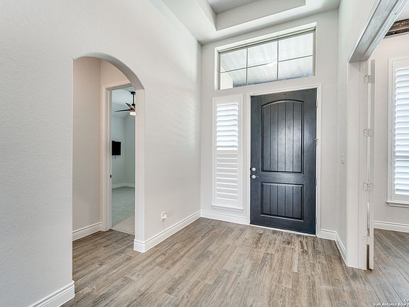 3rd image of 7967 Cibolo View