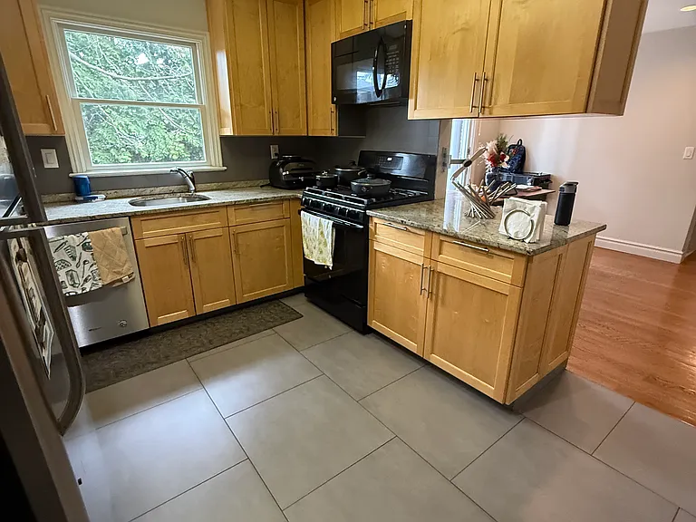 730 Floyd St — Photo 5