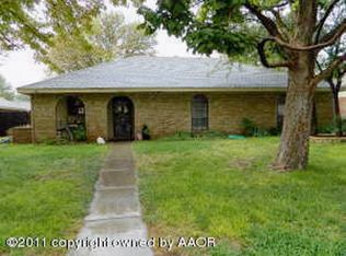 1010 Shelley Dr, Canyon, TX 79015