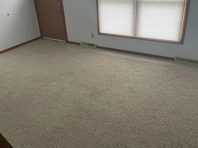 1654 W George Washington Blvd — Photo 5