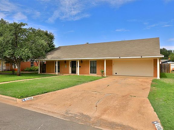 3rd image of 2418 Crescent Dr
