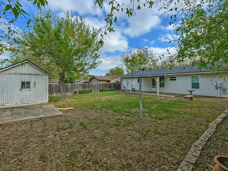 5704 Cedardale Dr — Photo 21