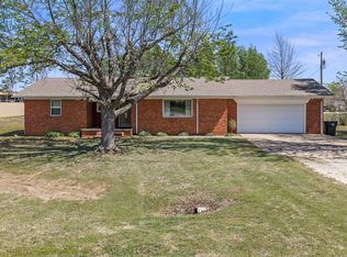 604 N Main St, Elmore City, OK 73433
