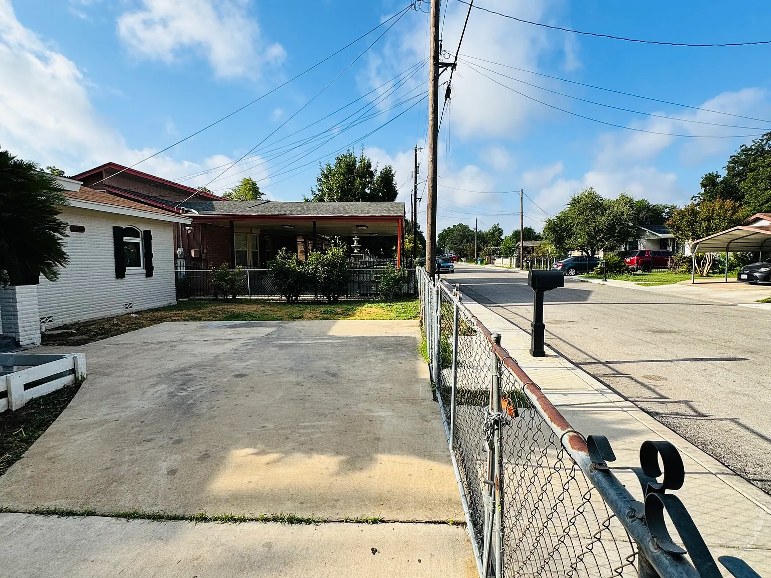 3 bed, 1.5 bath, 1124 sqft, $1,650 — Photo 3