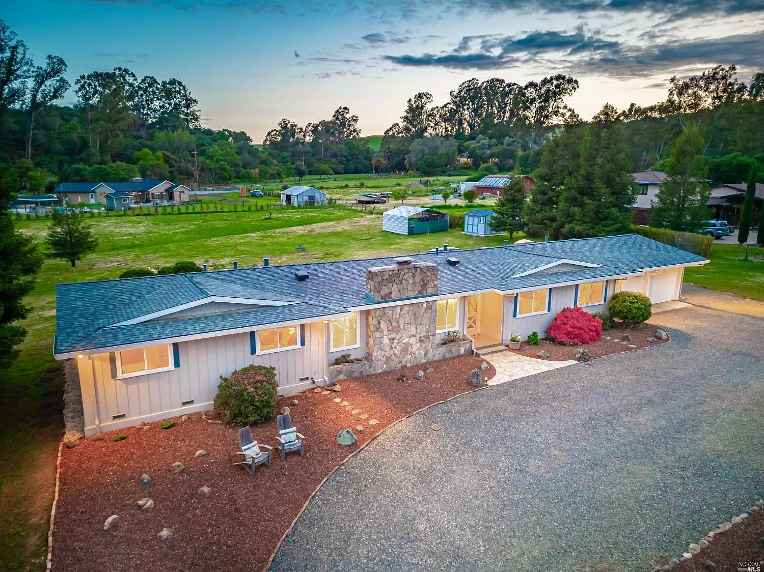 1031 Sunset Road photo 1