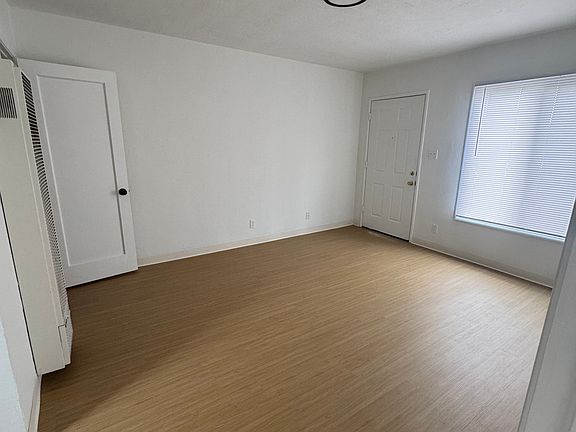 4th image of 1712 Grand Ave
