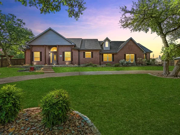 406 Bronco Cir, Shady Shores, TX 76208
