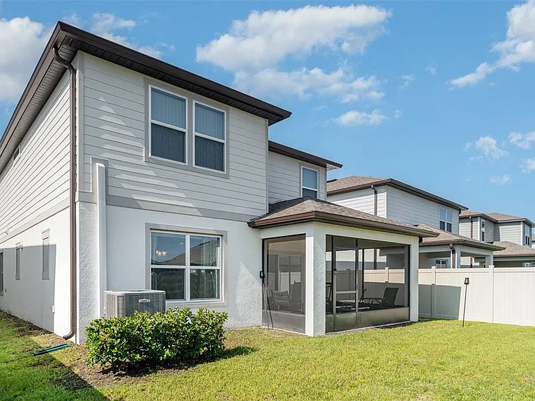 465 Waterford Dr — Photo 43
