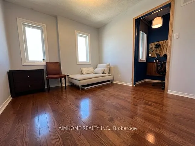 9013 Yonge St — Photo 15