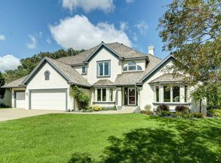 5990 Ridge Creek Rd, Shoreview, MN 55126